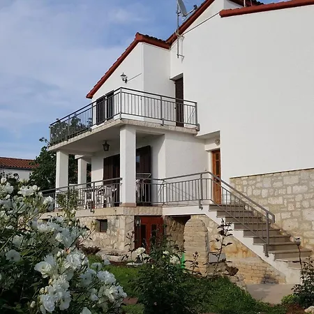 Kleine Mit Schoenem Balkon By Interhome Apartamento *